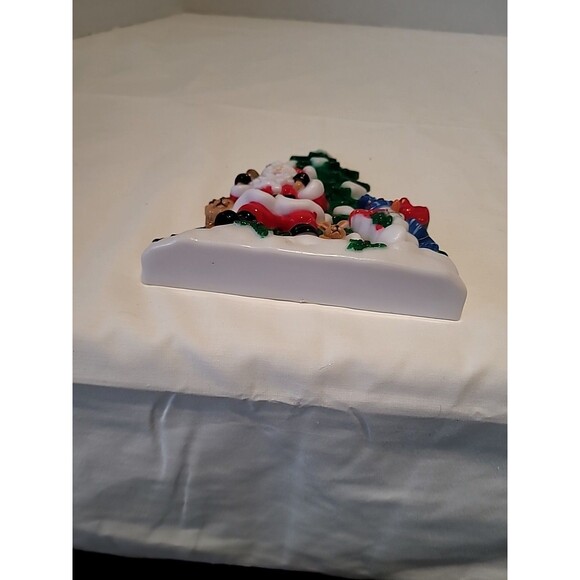 Vintage Plastic  Christmas Tree Scene Santa  Snowman Reindeer Wall Hanging 6" - Picture 12 of 16